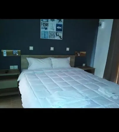 D. Beloni 아파트호텔 3*